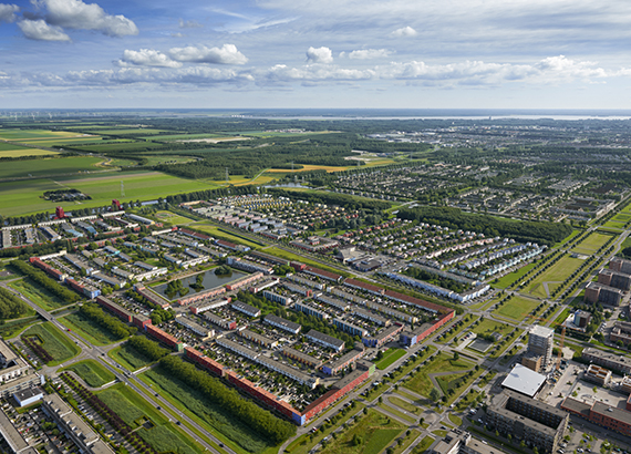 dronebeeld van een woonwijk