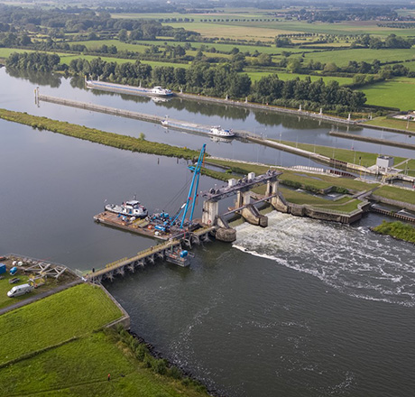 Onderhoud aan de Maas