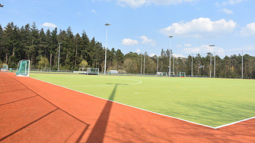 Een van de te renoveren hockeyvelden